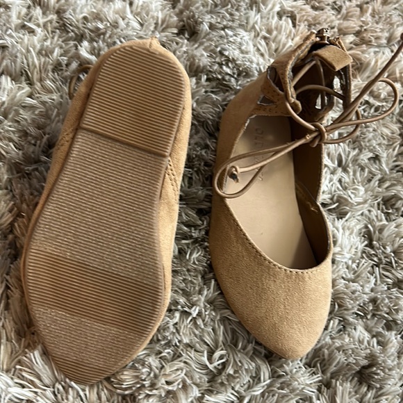Baby girl shoes flats. Old Navy tan color brand new good condition!! - Picture 4 of 5